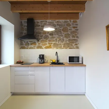 Casa Del Pozo * 桑提亚纳德玛